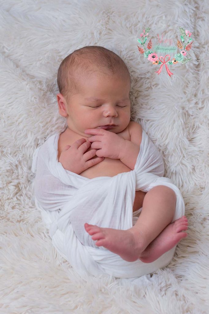 Photographe Mayenne Naissance Seance Nouveau Ne Type Newborn Posing